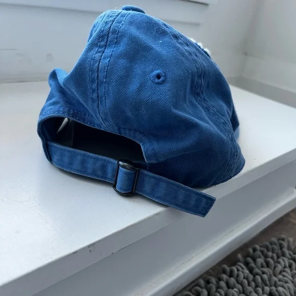 Adjustable hat - Picture 2 of 3